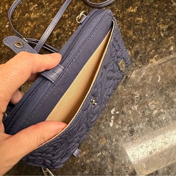 Sakroots Artist Circle Navy Quilted Wallet Crossbody Bag Wristlet, Navy, NWOT - Picture 4 of 7